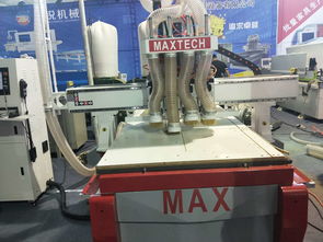 木工雕刻機(jī)讓木門(mén)更美觀